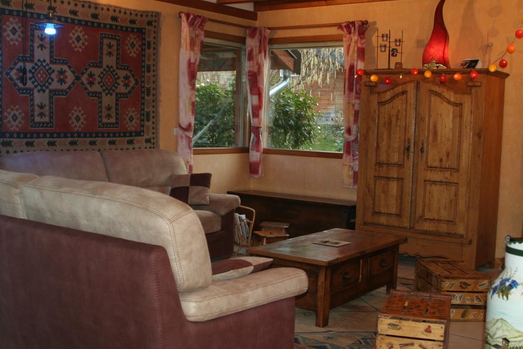 Chambre D'Hotes "Les Crets" Mercury-Gémilly Kültér fotó